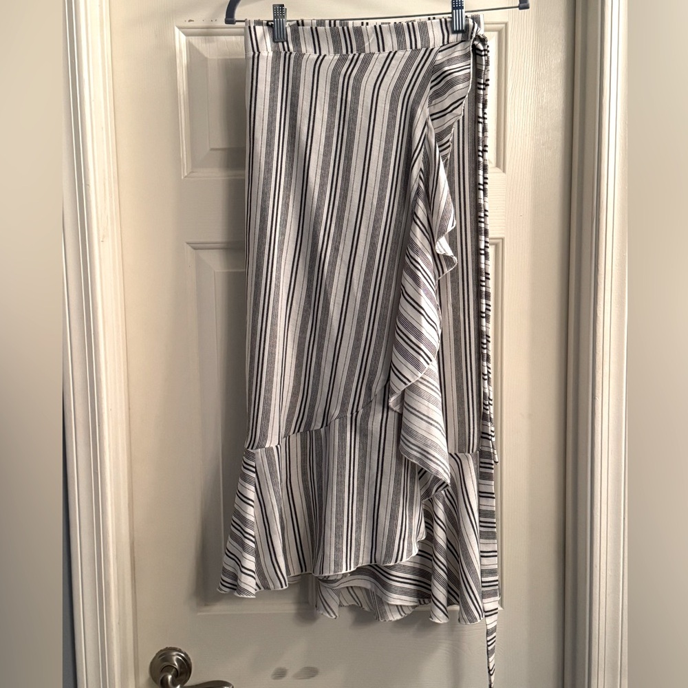 EUC Piphany Valencia Striped Black and White Women's Wrap Skirt